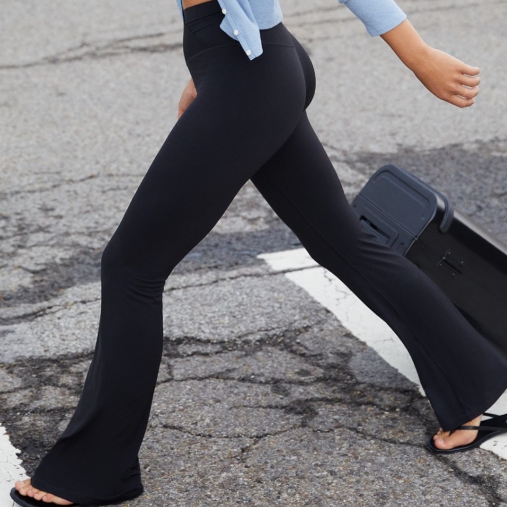 American Eagle Real Me High Waist Flare Leggings
